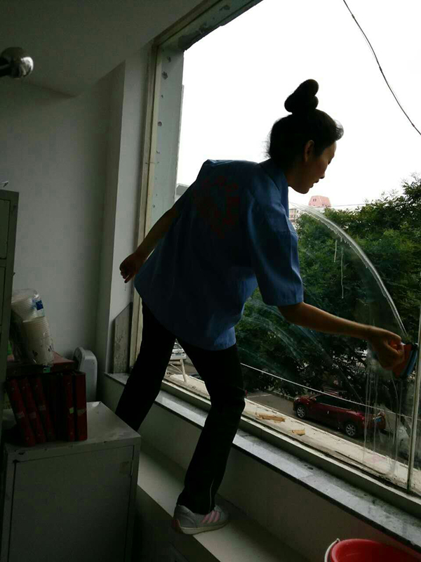 麗詩(shī)堂美容美體玻璃清潔