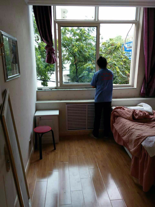 麗詩(shī)堂美容美體玻璃清潔